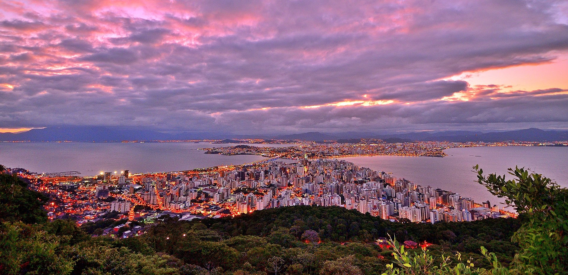 Vista panorâmica de Florianópolis, capital de Santa Catarina, região atendida pela Porto Seguro Saúde