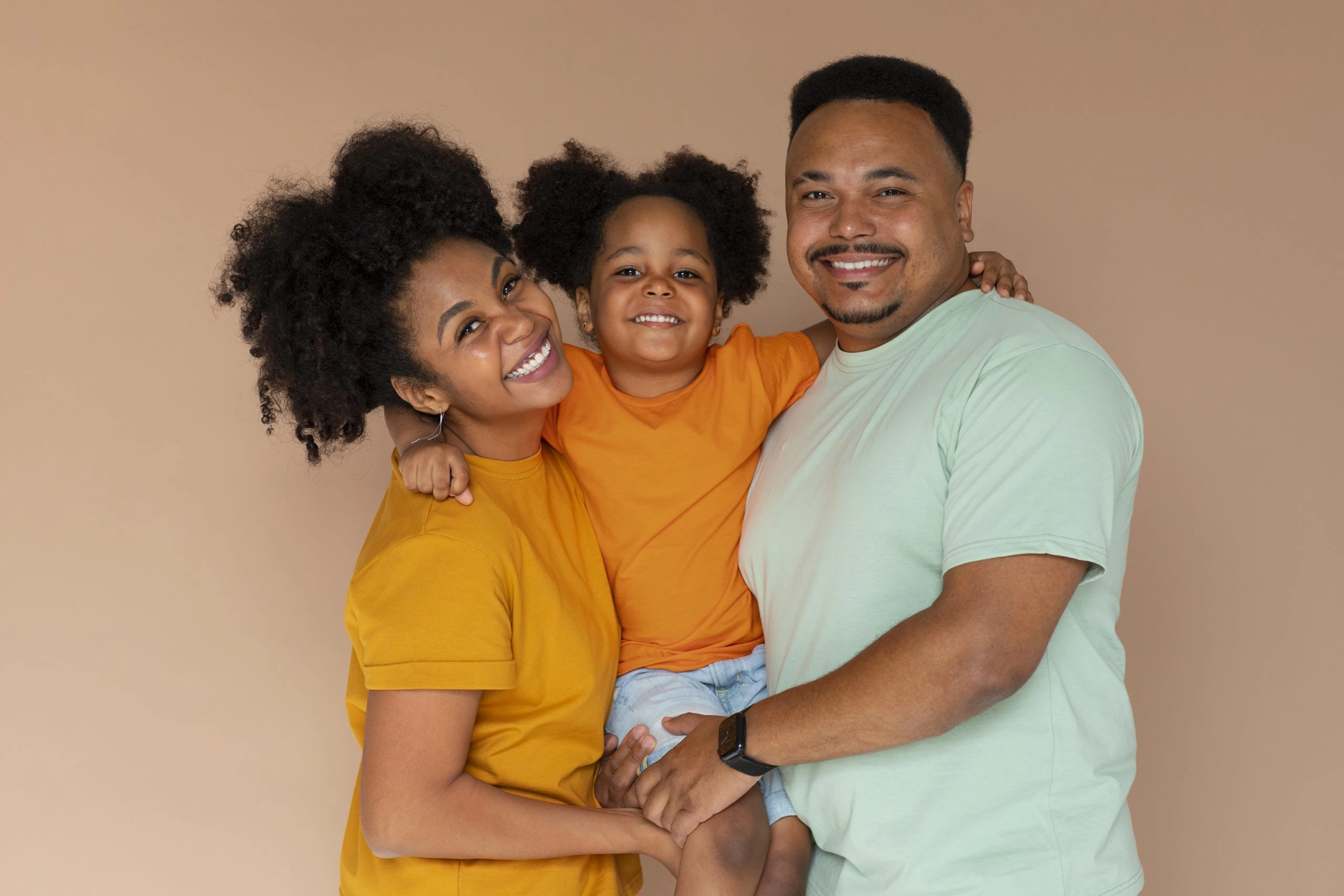 Família representando a carta de permanência de plano de saúde com inclusão de dependentes