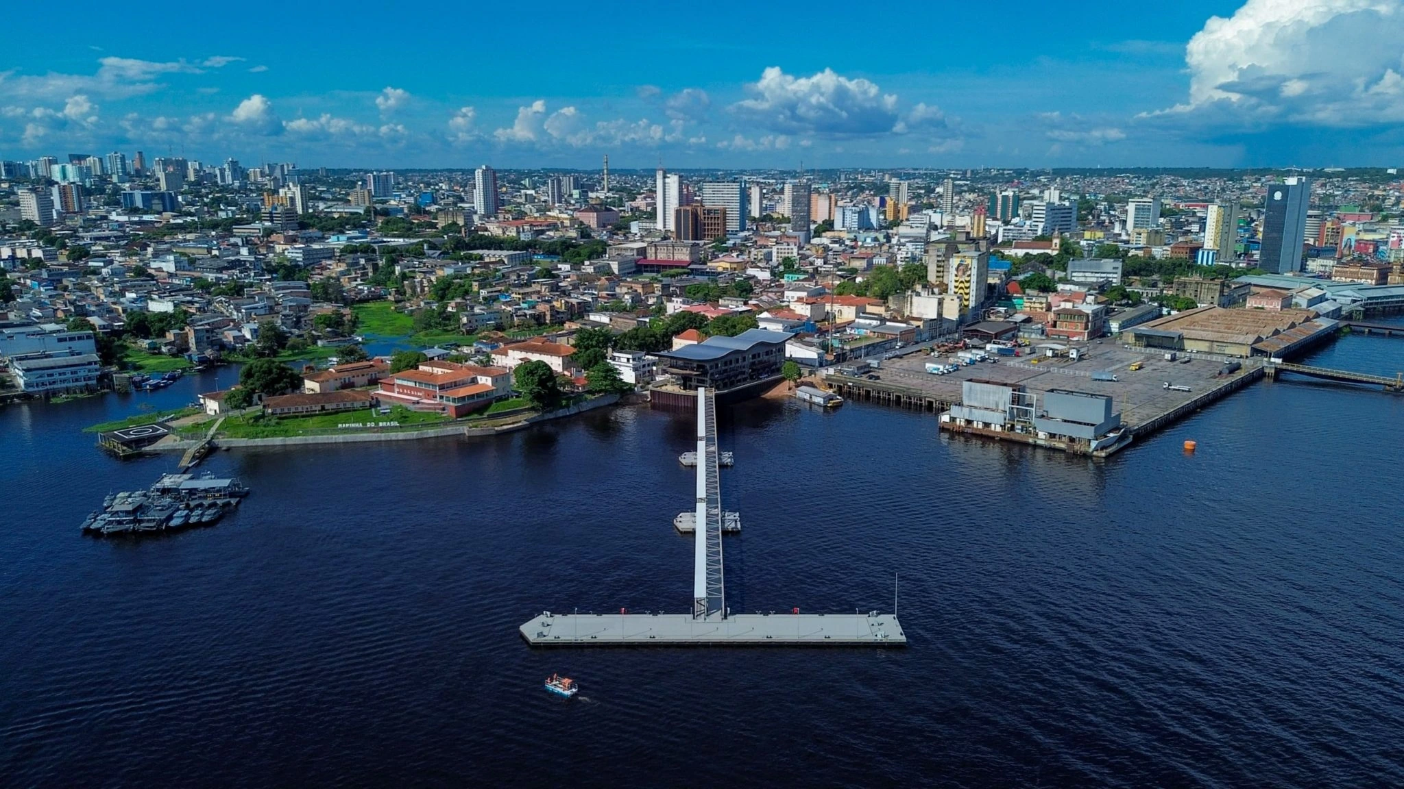 Vista aérea de Manaus representando a cobertura da rede credenciada da Porto Seguro Saúde no Amazonas