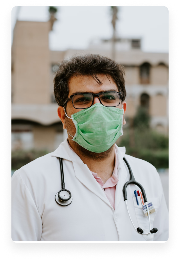 Profissional de saúde em ambiente hospitalar representando o modelo de atendimento da Porto Seguro Saúde no Rio Grande do Sul